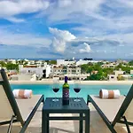 Top Location Condo Infinity Oceanview Pool And Gym