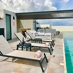 Top Location Condo Infinity Oceanview Pool And Gym